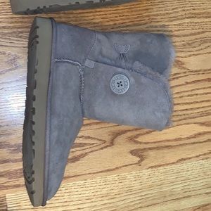 brand new uggs!!